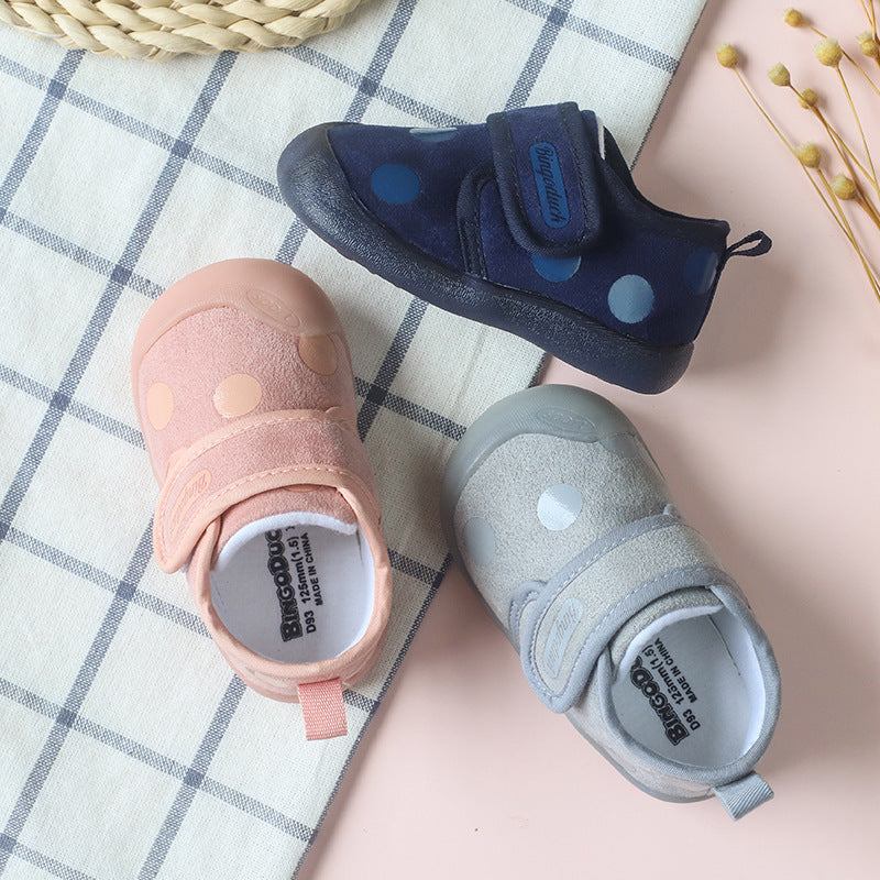 Infants And Toddlers Soft-soled Cotton Cloth Will Not Drop ShoesIntroducing the Infants And Toddlers Soft-soled Cotton Cloth Shoes! Perfect for toddlers in the summer, spring or fall. Made with breathable and wear-resistant cottoInfant ShoesPlush Fashions ShopPlush Fashion ShopInfants