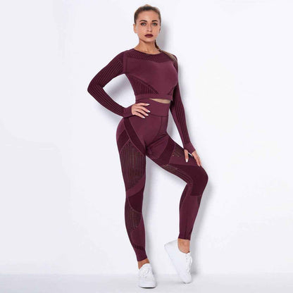 Seamless Knitted Absorbent Yoga Long-Sleeved Suit with Stripe Pattern and Lycra Lining, Maroon.