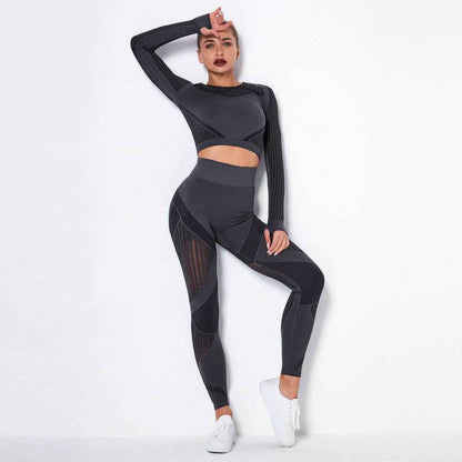 Seamless Knitted Absorbent Yoga Long-Sleeved Suit in black with stripe pattern, featuring breathable and flexible fabric.