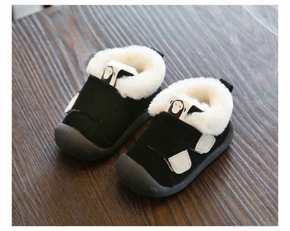 Toddler shoes with velvet and cotton, non-slip and warm design.