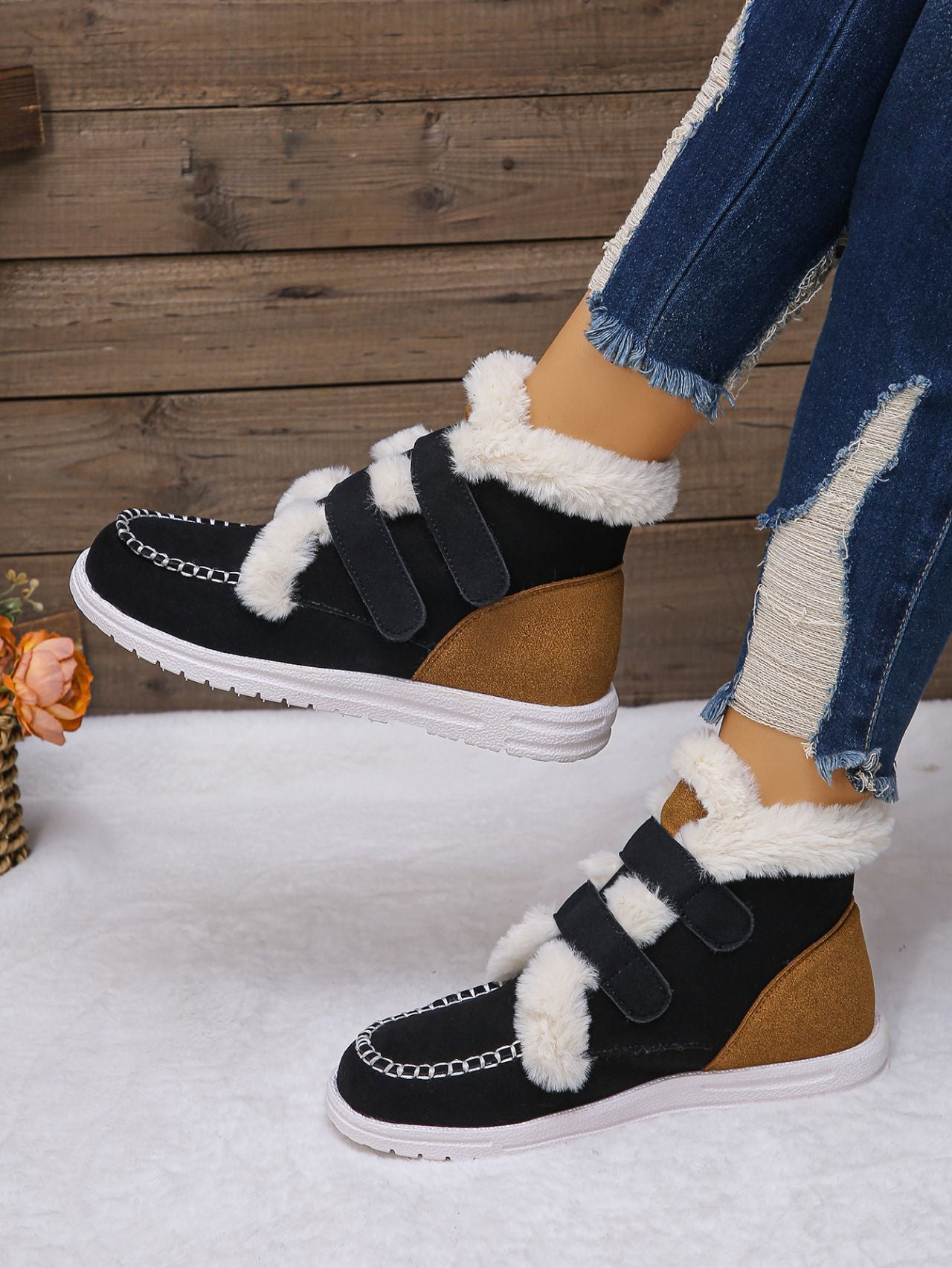 Women's Round Toe Flat BootsStay comfortable and stylish with our Women's  Round Toe Flat Boots. Made with a soft fur lining and durable rubber sole, these boots will keep your feet warm and coShoesPlush Fashion ShopPlush Fashion ShopRound Toe Flat Boots