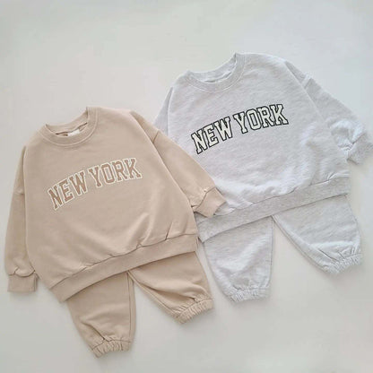 Boys And Girls Sweatshirt Set Trendy Letter PrintGet Your Little Ones Looking Trendy and Feeling Comfortable!
Introducing our Boys and Girls Sweatshirt Set, the perfect outfit for your stylish kids. Made with high-Infant setPlush Fashions ShopPlush Fashion ShopGirls Sweatshirt Set Trendy Letter Print