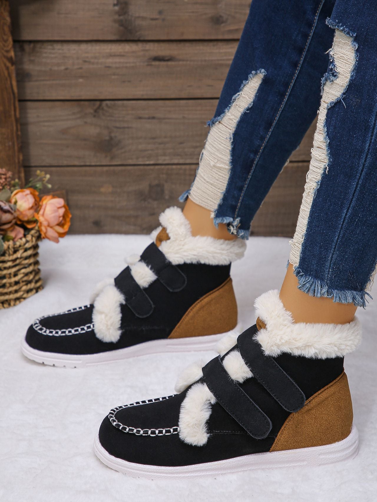 Women's Round Toe Flat BootsStay comfortable and stylish with our Women's  Round Toe Flat Boots. Made with a soft fur lining and durable rubber sole, these boots will keep your feet warm and coShoesPlush Fashion ShopPlush Fashion ShopRound Toe Flat Boots