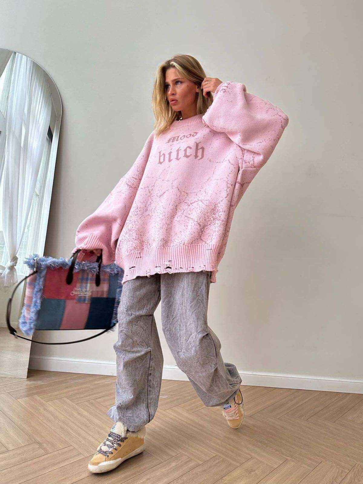 Women's cotton casual loose round neck printed sweatshirt in soft pink.