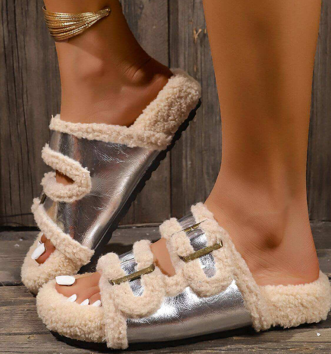 Fluffy contrast open toe slippers with faux fur and non-slip rubber sole.